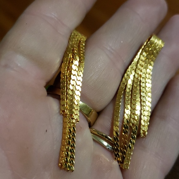 Avon Jewelry - Avon DS earrings Avon Jewelry - Avon DS earrings